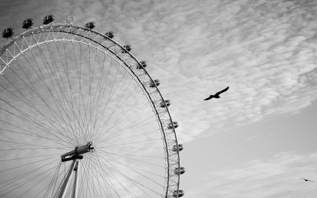 black-and-white-photo-wallpaper-with-a-ferris-wheel